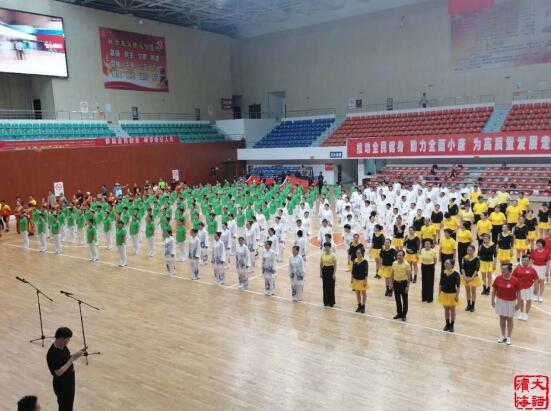 濱?？h廣場(chǎng)舞推廣中心參加8月8日全民健身日活動(dòng)