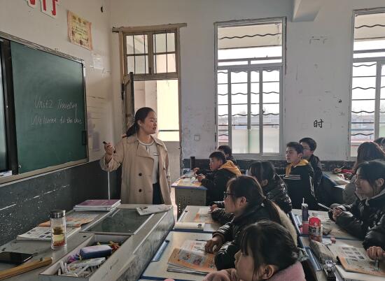立足課堂推課改 聚焦質(zhì)量謀發(fā)展——濱?？h界牌中學(xué)開展校際交流活動側(cè)記